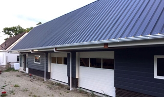 Deze afbeelding geeft goedkope kunststof gevelbekleding prijzen weer. De levensduur, afwerking, uitstraling, kleurvastheid en kwaliteit spelen een grote rol Kunststof gevelbekleding prijzen verschillen nogal van goedkope kunststof gevelbekleding tot kwaliteit